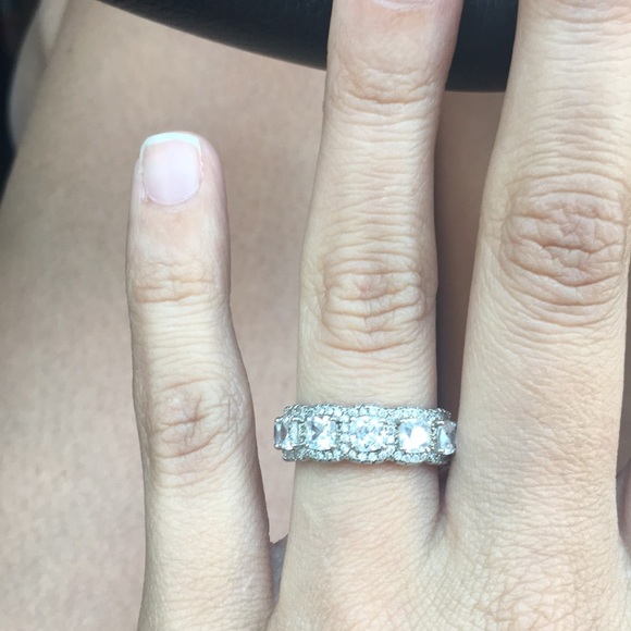 🎉SALE!🎉Everly “diamond” rings - wedding band set - Picture 3 of 8